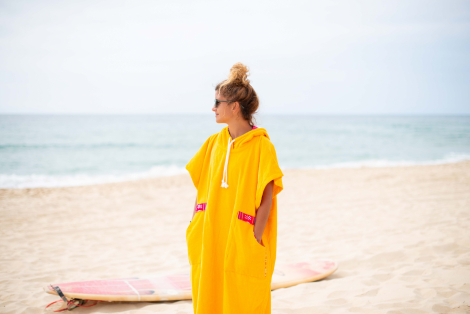 Mango Towel Surf Poncho / Fuchsia Tribal Pattern