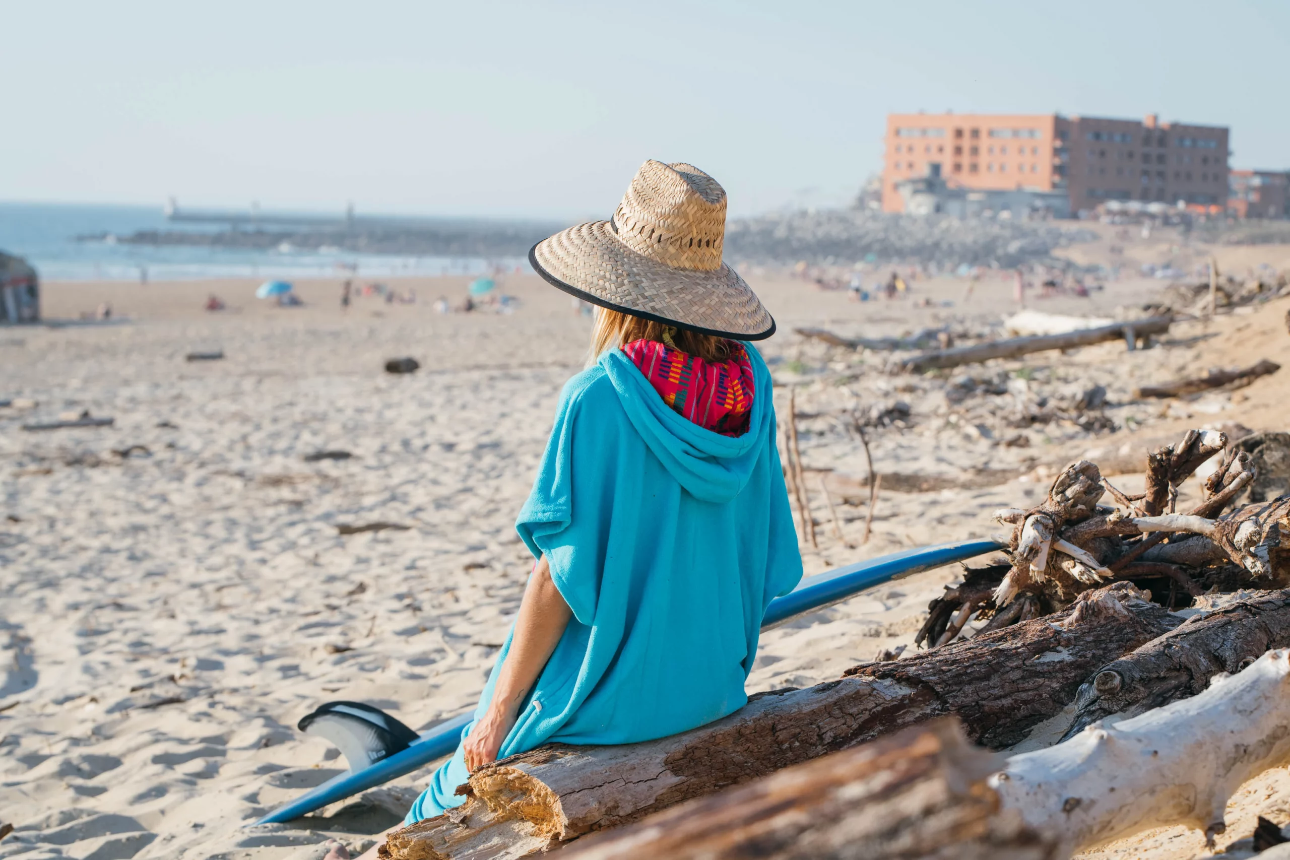 Pakal-2026-compressé-_JérémieGabrien-60 Turquoise Blue Towel Poncho / Fuchsia Tribal Pattern